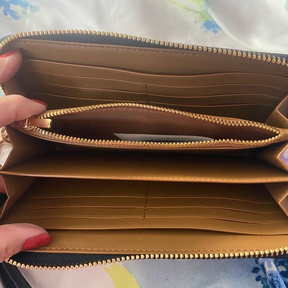 Coach purse and wallet - Picture 4 of 5